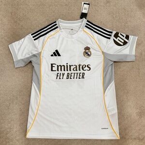 BNWT Real Madrid 2025/26 Home MBAPPÉ #10 Jersey - Size M (AEROREADY)